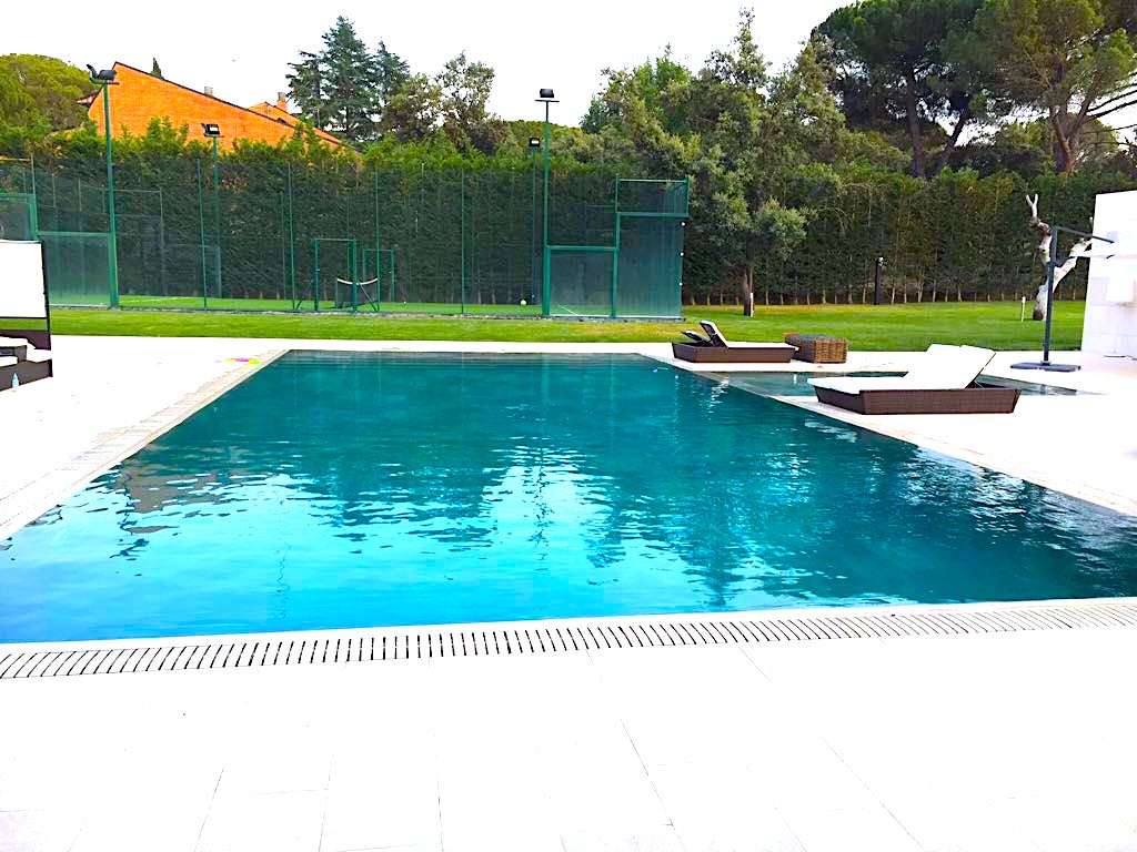 Construcción de piscinas desbordantes en Madrid y Toledo