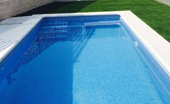 piscinas de obra vs prefabricadas portada