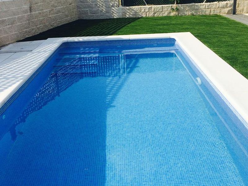 piscinas de obra vs prefabricadas portada